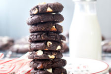 DIY flourless chocolate peppermint cookies