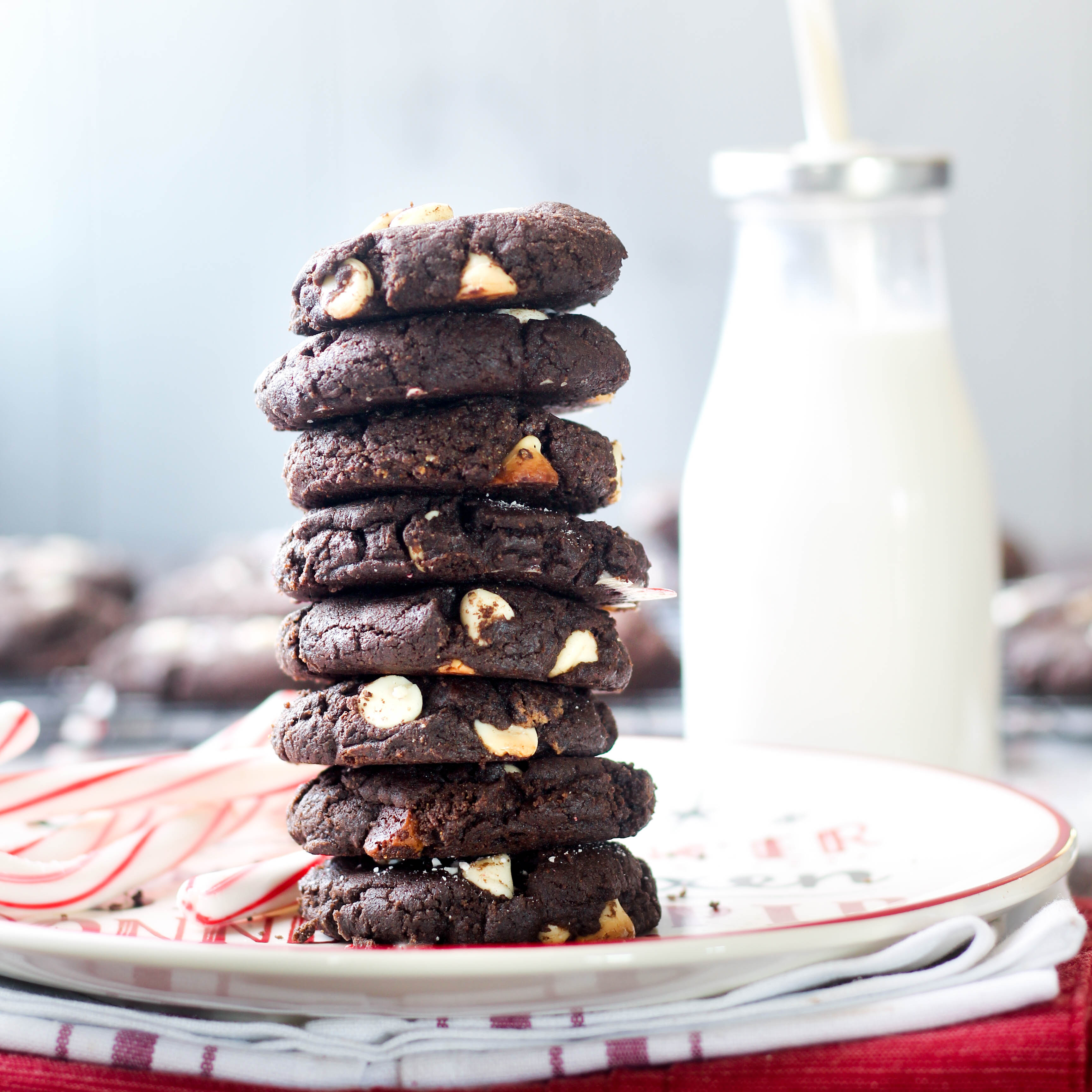 DIY flourless chocolate peppermint cookies