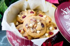 DIY white chocolate cranberry cookies