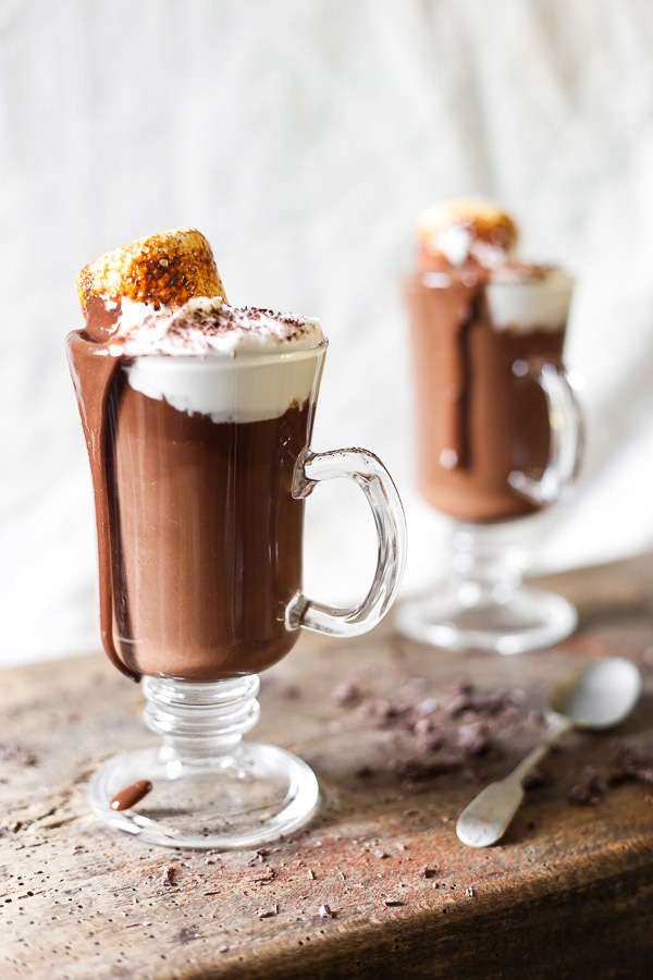 DIY creamy dairy-free hot chocolate (via fromthelarder.co.uk)
