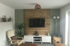 03 pallet wood panel dor accentuating your TV