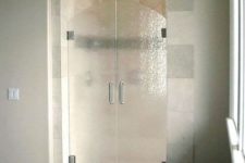 05 rounded rain glass shower doors for a chic look