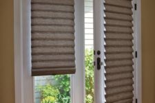 15 Roman shades of burlap will keep your space private