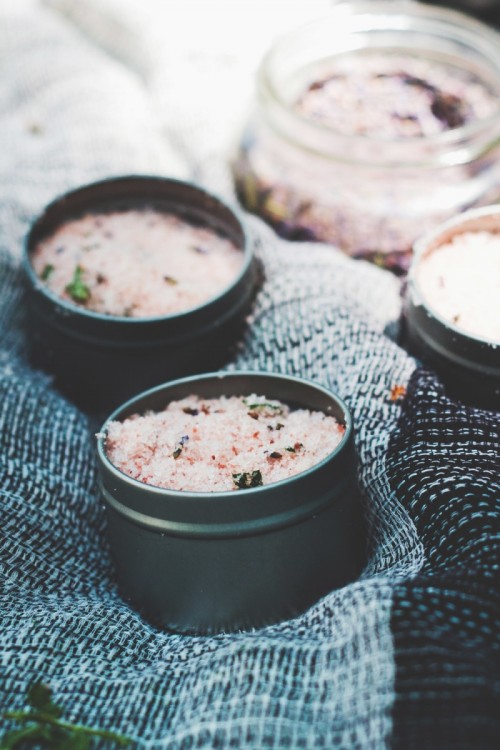 DIY lavender mint and Himalayan salt scrub