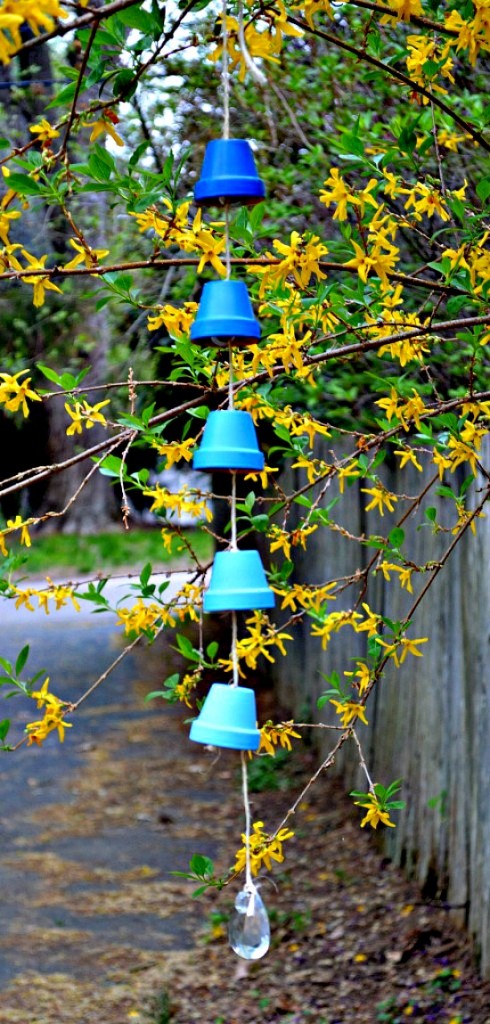 DIY ombre wind chimes from clay pots