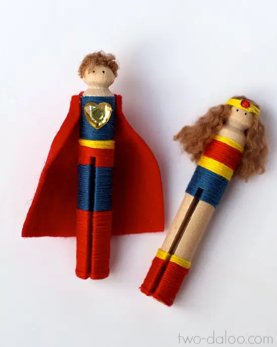 DIY superhero yarn wrap dolls (via www.two-daloo.com)