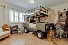 04 safari van bed for two children and savanna toys all around