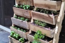06 ladder-style herb garden to build from pallets or just reclaimed wood