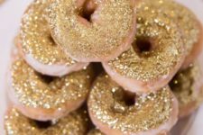 18 sparkling gold donuts for desserts