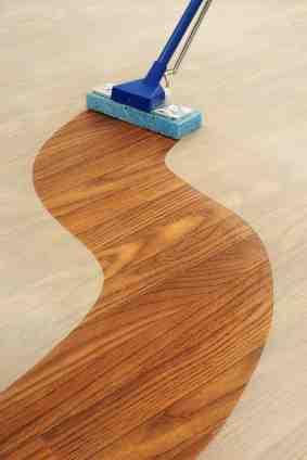 DIY wood floor cleaner solution with essential oils (via cleaning.lovetoknow.com)