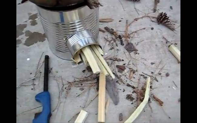 DIY mini rocket stove of upcycled tin cans (via www.treehugger.com)