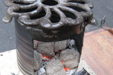 DIY rocket stove made of a 10 gallon steel can