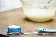 DIY all-natural toothpaste with raw honey