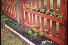 How to build a pallet fence