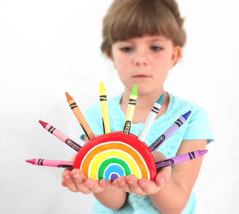DIY rainbow clay crayon holders