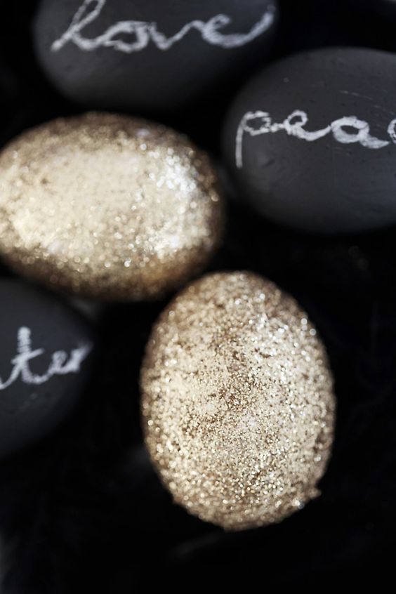 champagne glitter eggs for decorating a modern Easter party