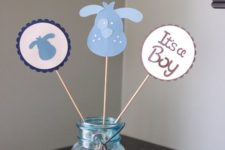 08 a puppy-themed blue centerpiece is perfect for a boy’s shower