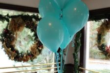 09 a letter cube with turquoise balloons for a centerpiece