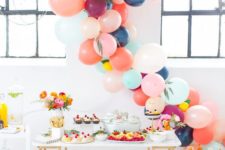11 colorful balloon garland to decorate a dessert table