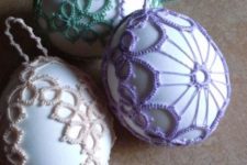 12 pastel lace covers for Easter eggs if you don’t want to dye them