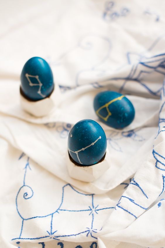 stylish constellation egg decor is a unique solution