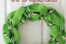 DIY bold green burlap wreath with flowers