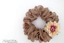 DIY burlap wreath that can be styled for any season