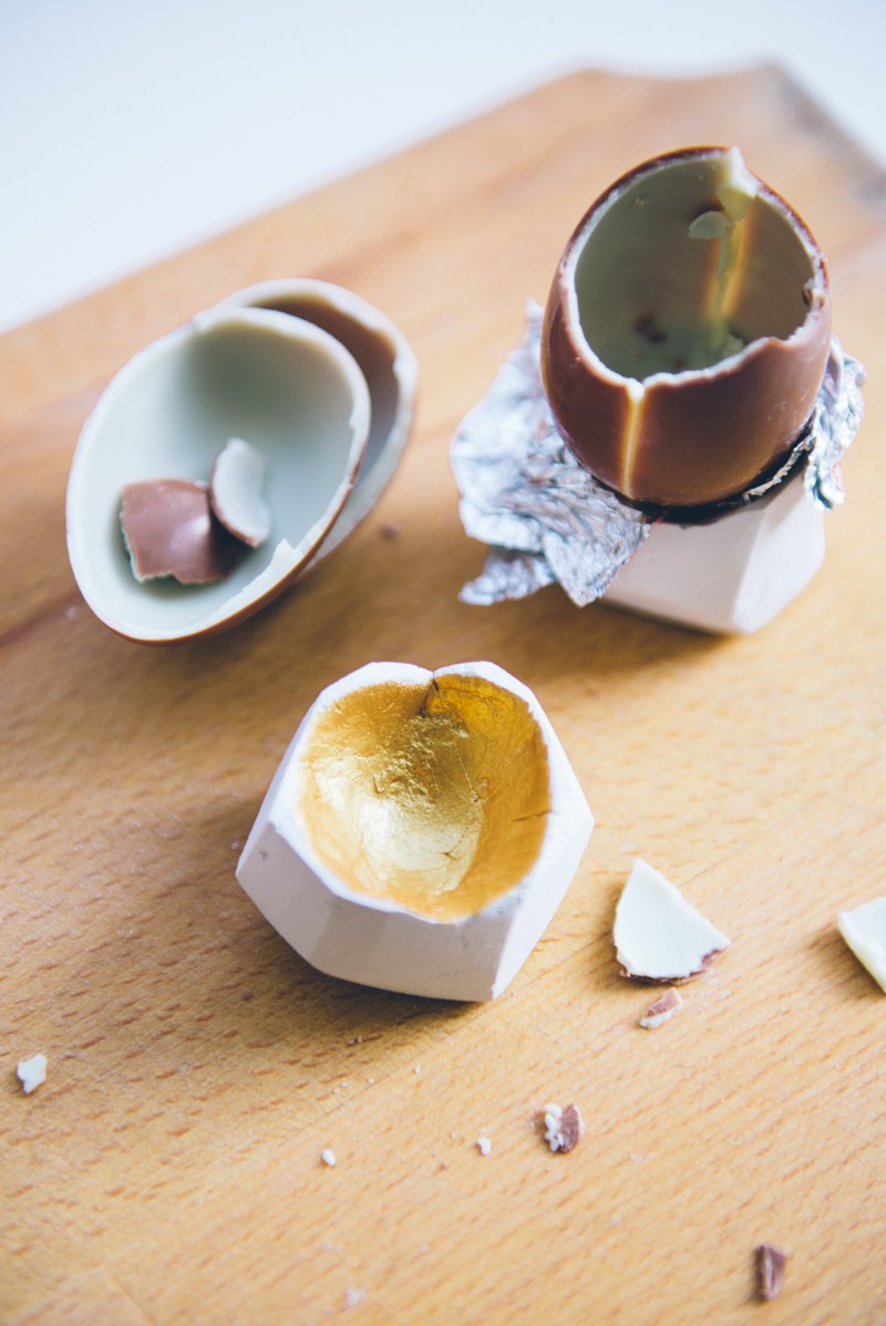 DIY faceted gold foil egg cups (via kittenhood.ro)