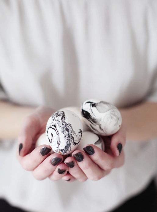 polymer clay eggs with a marble look for modern or Scandinavian Easter