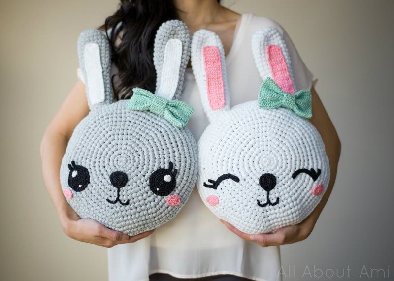 DIY amigurumi bunny pillows
