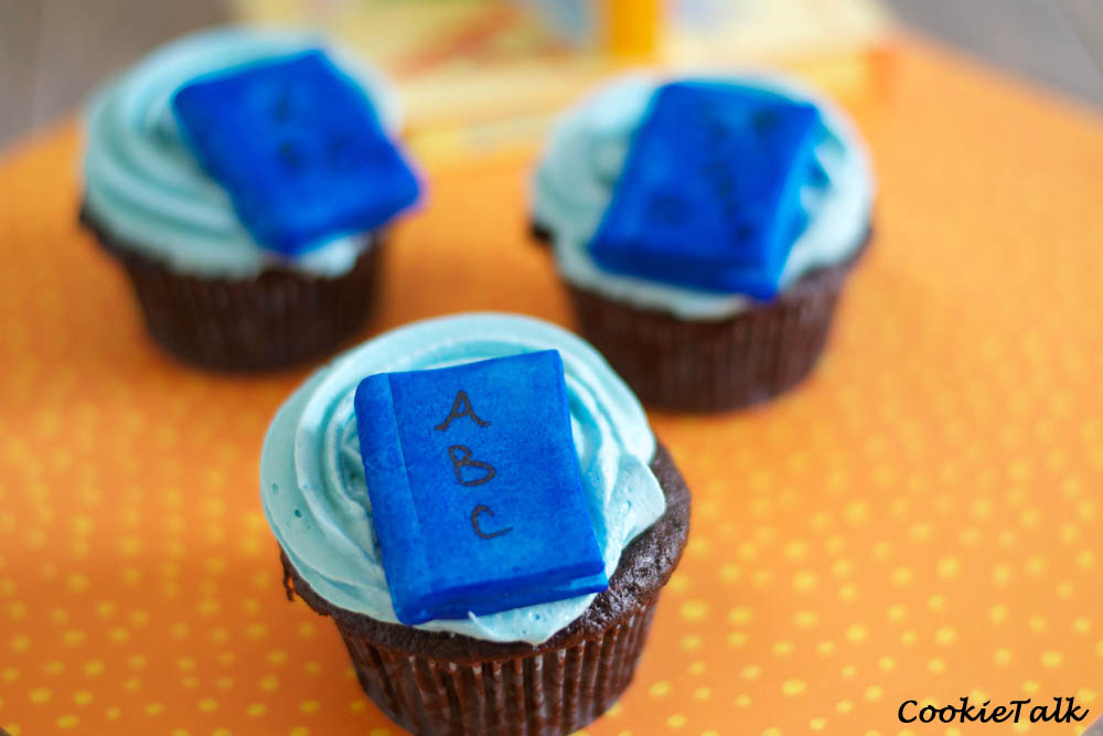 DIY baby shower cupcakes with ABC books