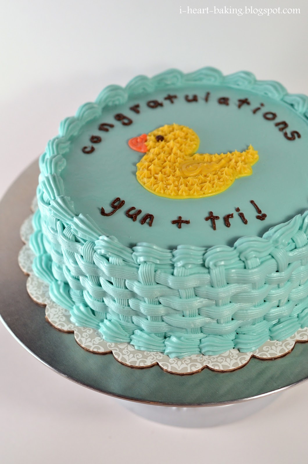 DIY basketweave cake with duckies (via i-heart-baking.blogspot.ru)