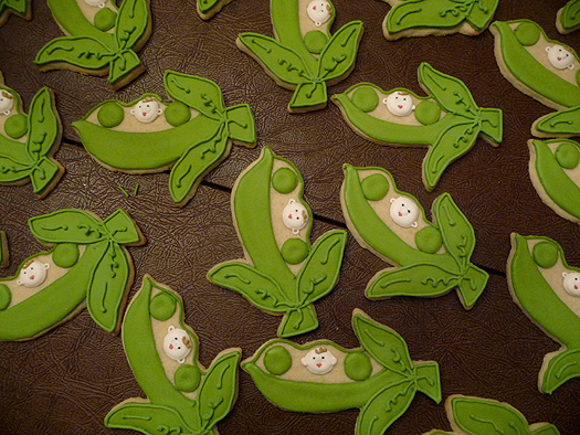DIY pea in a pod cookies (via www.browneyedbaker.com)