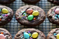 DIY Easter sprinkle cookies