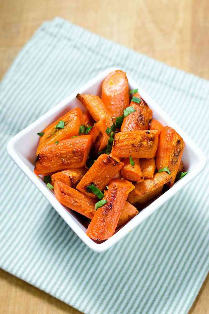 DIY roasted carrots with herbs (via cookeatpaleo.com)