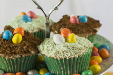 DIY Easter ‘soil’ and ‘grass’ cupcakes