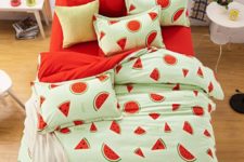 16 light green and red watermelon print bedding set