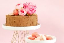 20 geometric cake and dessert stands look glam and chic