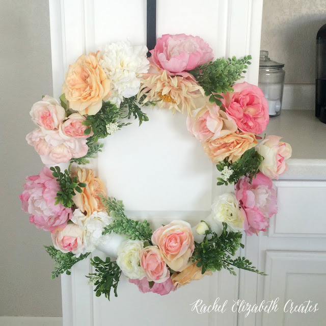 DIY fresh flower and greenery wreath for special occasions (via www.shelterness.com)