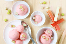 DIY rhubarb strawberry ice cream