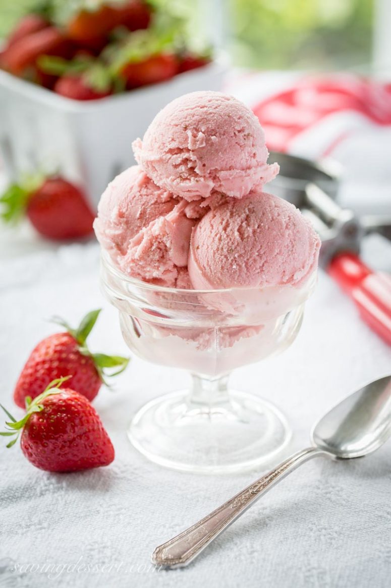 DIY fresh strawberry ice cream (via www.savingdessert.com)