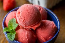DIY strawberry sorbet recipe