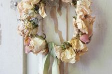 DIY dried bloom wreath for cute decor