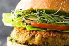 DIY fast quinoa burger