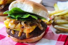 DIY spicy Hawaiian barbecue veggie burger