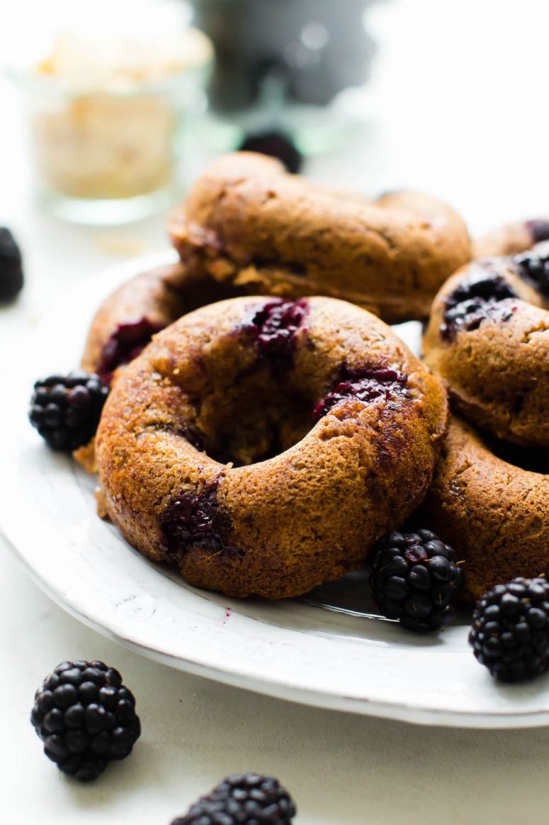 DIY vegan sugar free white chocolate blackberry donuts (via www.feastingonfruit.com)