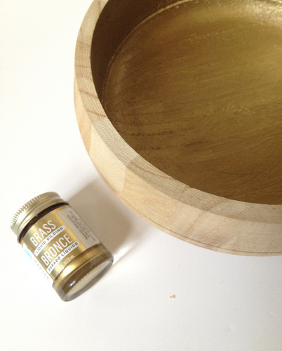 DIY gilded wood catch all bowl (via www.fabricpaperglue.com)
