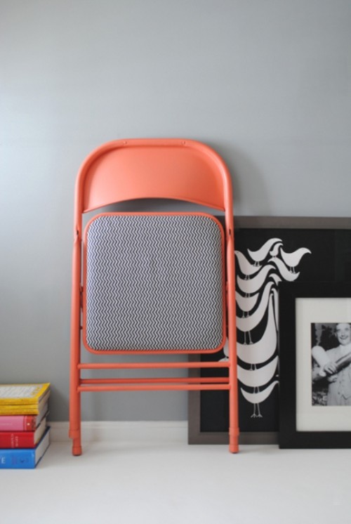 DIY folding chair renovation in coral (via www.shelterness.com)