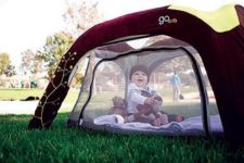 04 smart outdoor crib consists of a stable base and a tent bed inside it