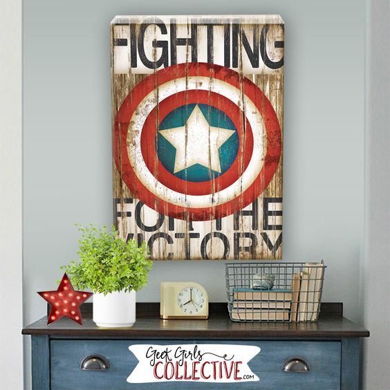 Captain America inspired pallet wall art can be DIYed and looks retro